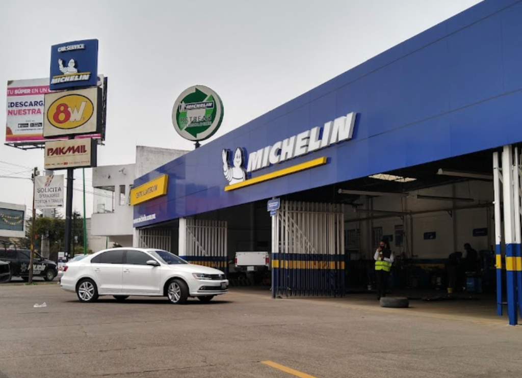 Centro-Llantero-8W-Servicio-Automotriz-llanteras-cerca-mx